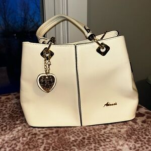 Alandi like new Cream Handbag with Heart Charm
